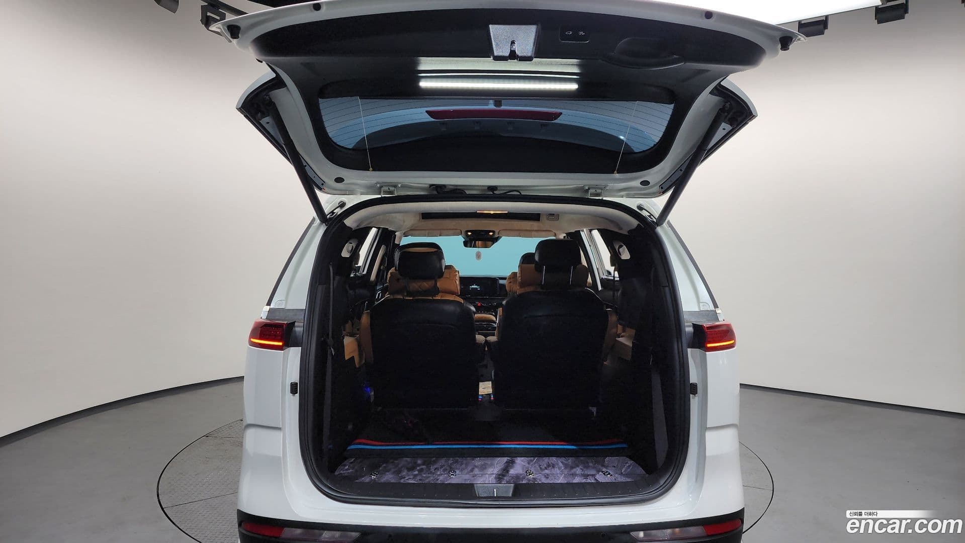 Main__Slider__Photo:Canival Kia 2023.6-19