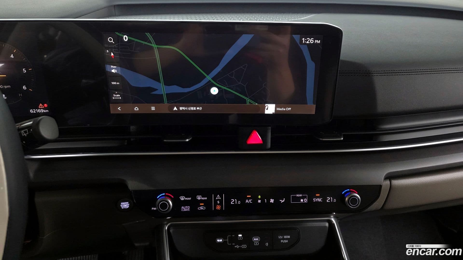 Main__Slider__Photo:Canival Kia 2024.0-13