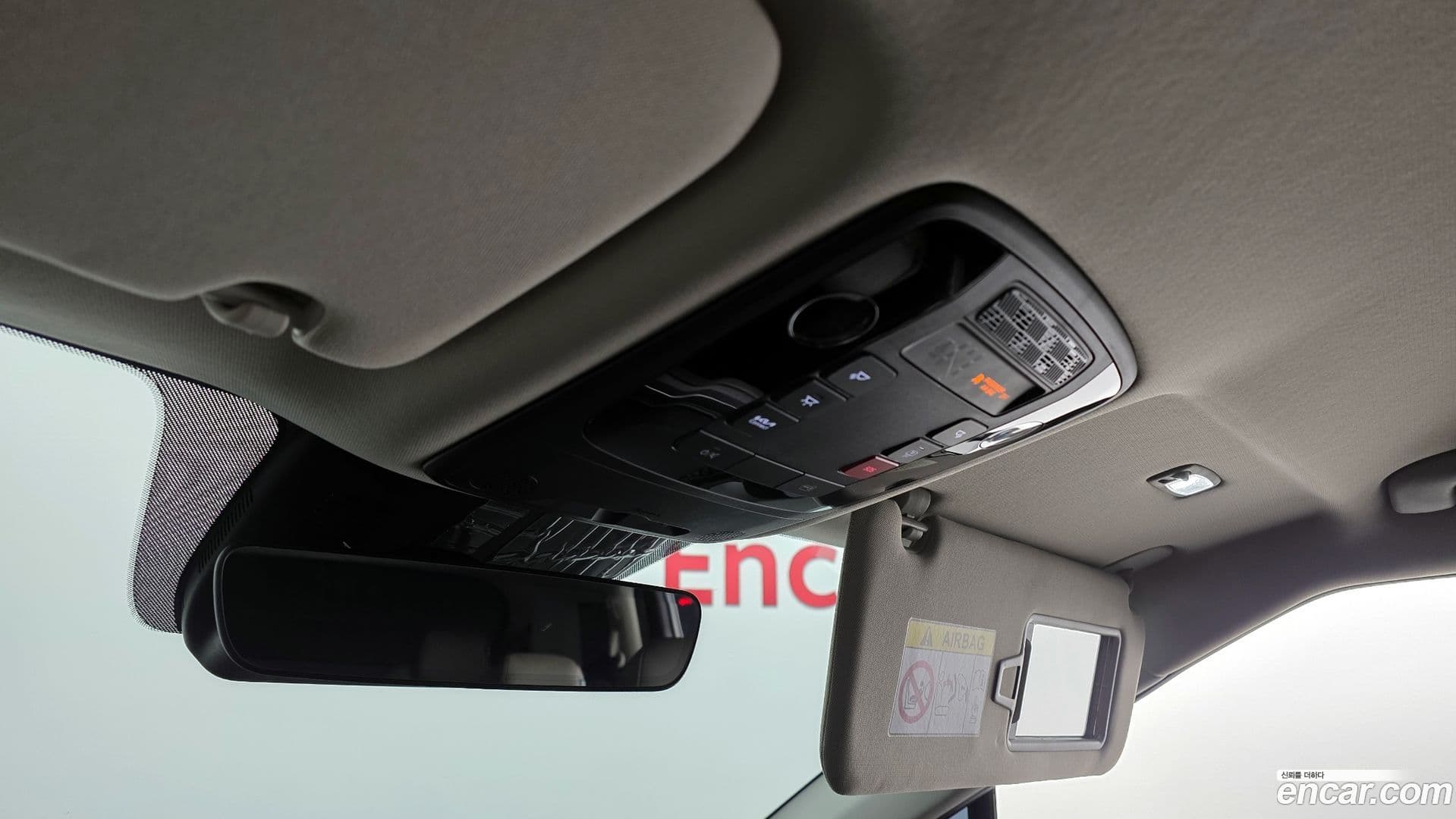 Main__Slider__Photo:Canival Kia 2024.0-18