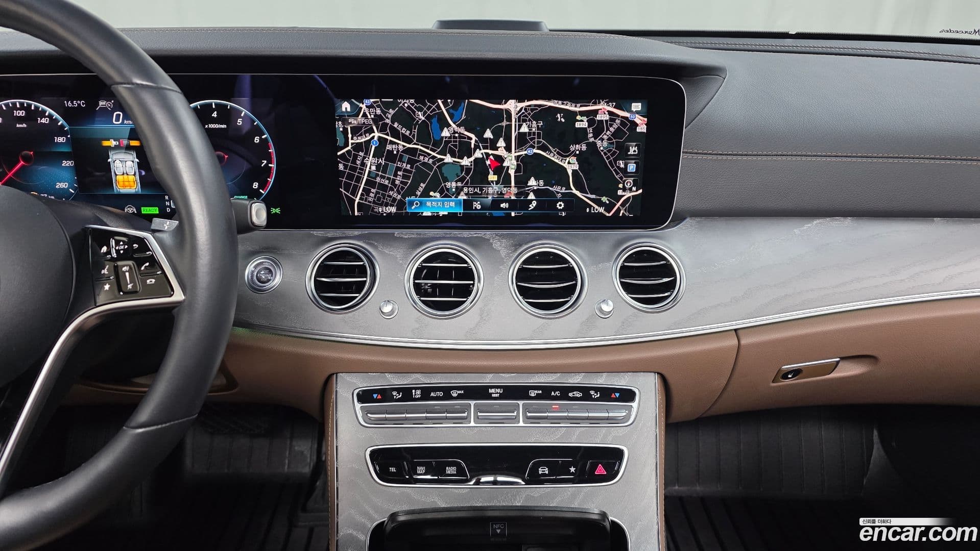 Main__Slider__Photo:E-Class Mercedes-Benz 2022.1-13