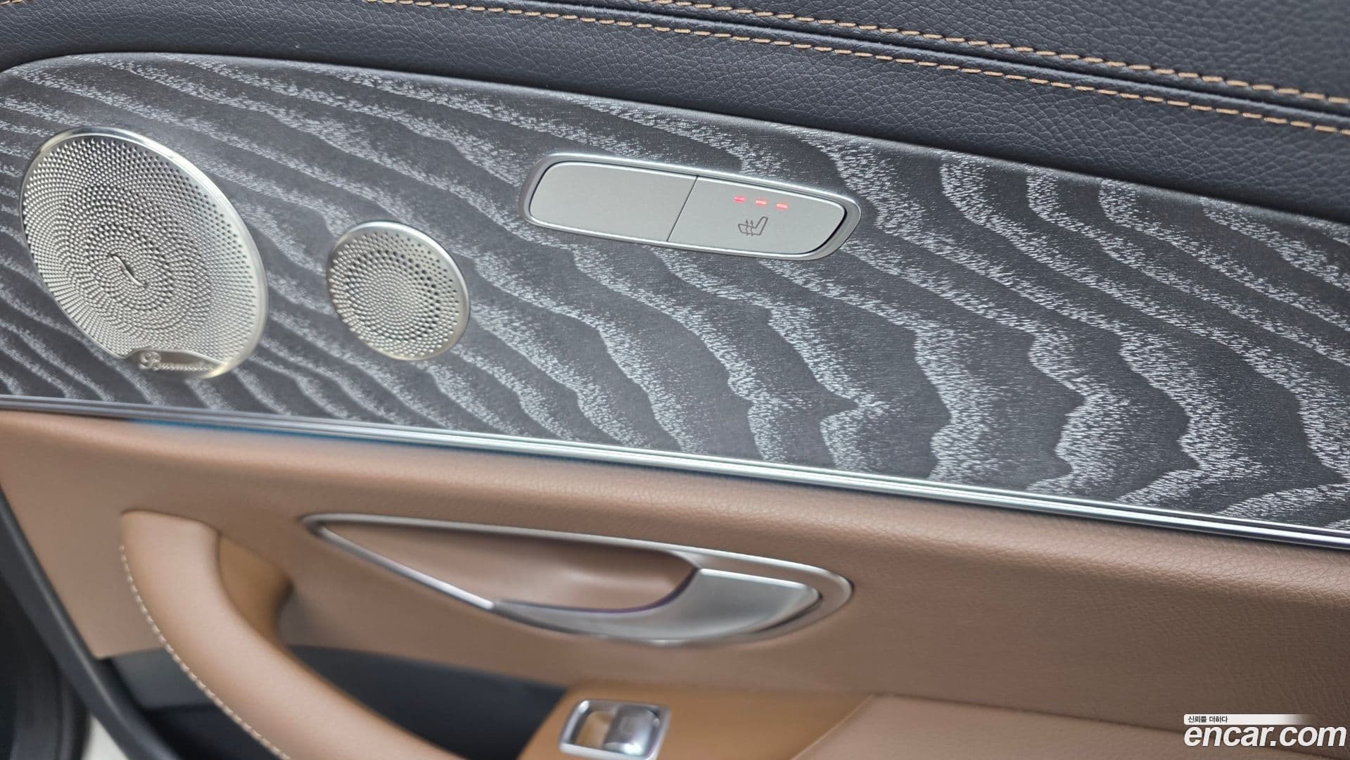 Main__Slider__Photo:E-Class Mercedes-Benz 2022.1-18