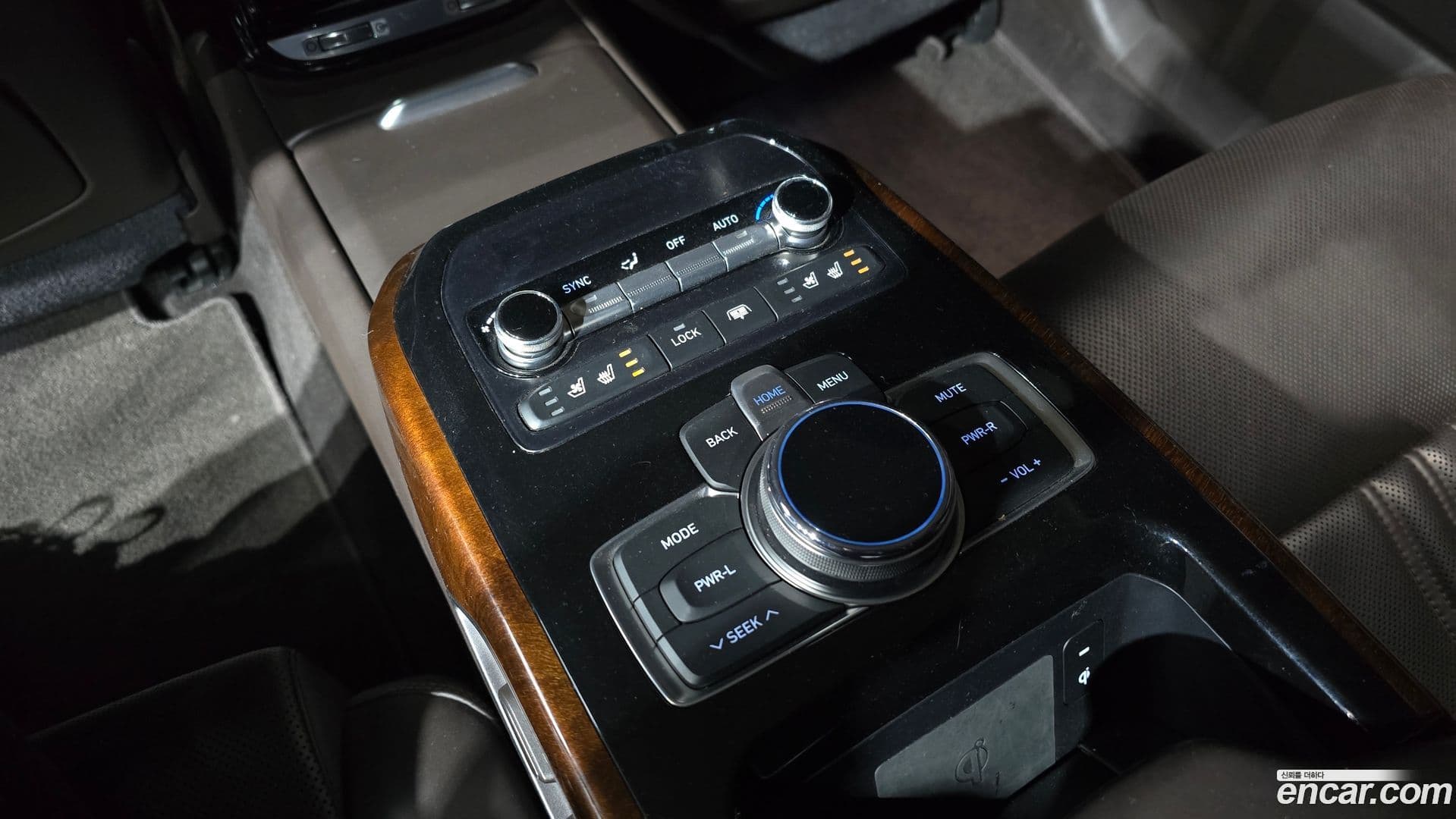 Main__Slider__Photo:EQ900 Genesis 2016.0-17