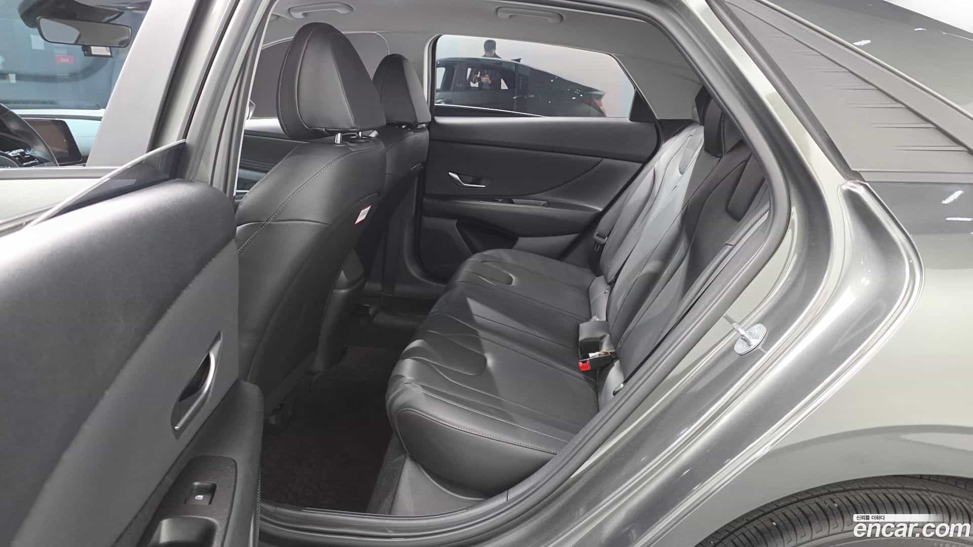 AVANTE Hyundai 2023.0-OPTION-017