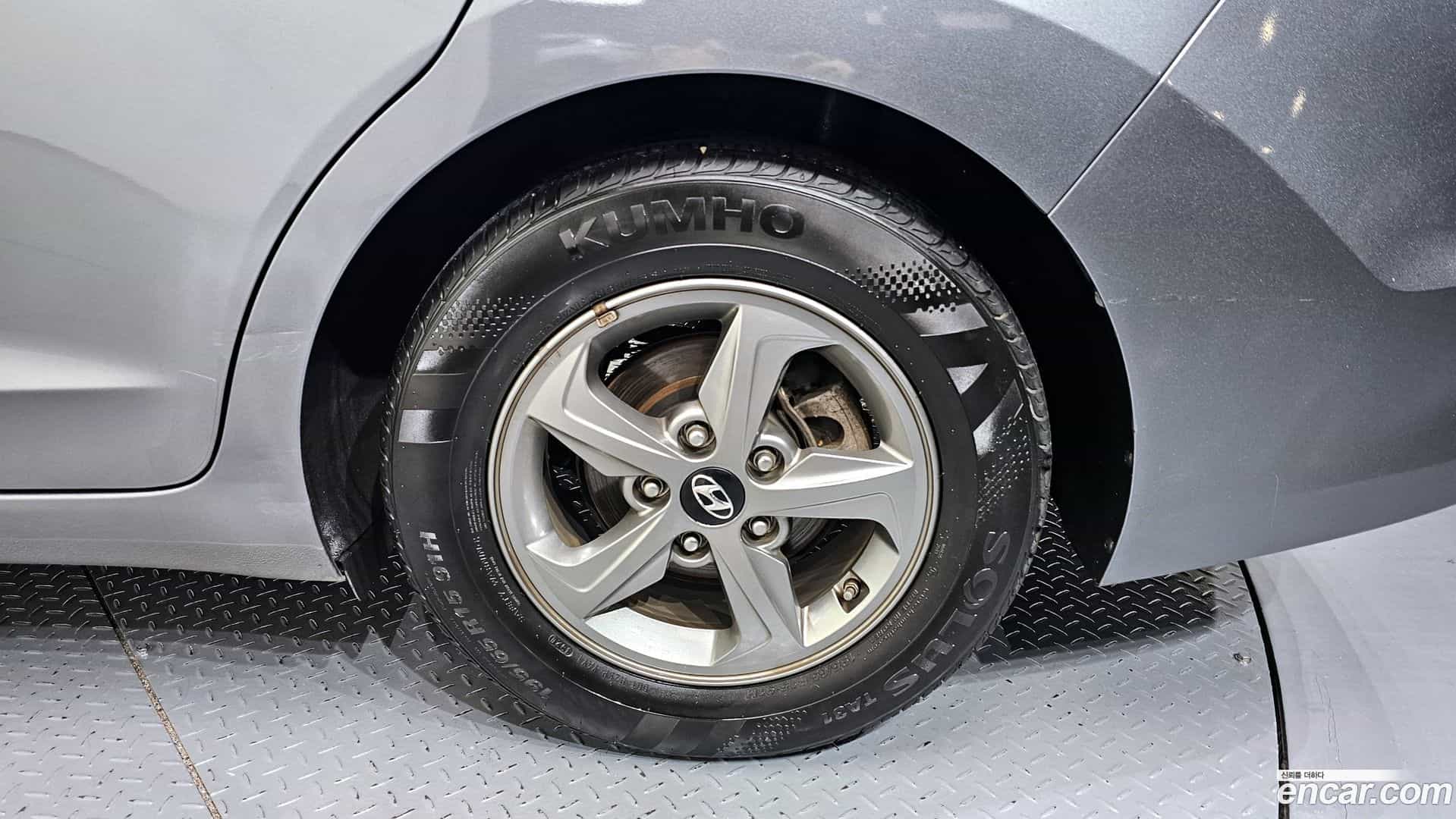 AVANTE Hyundai 2015.9-OUTER-005