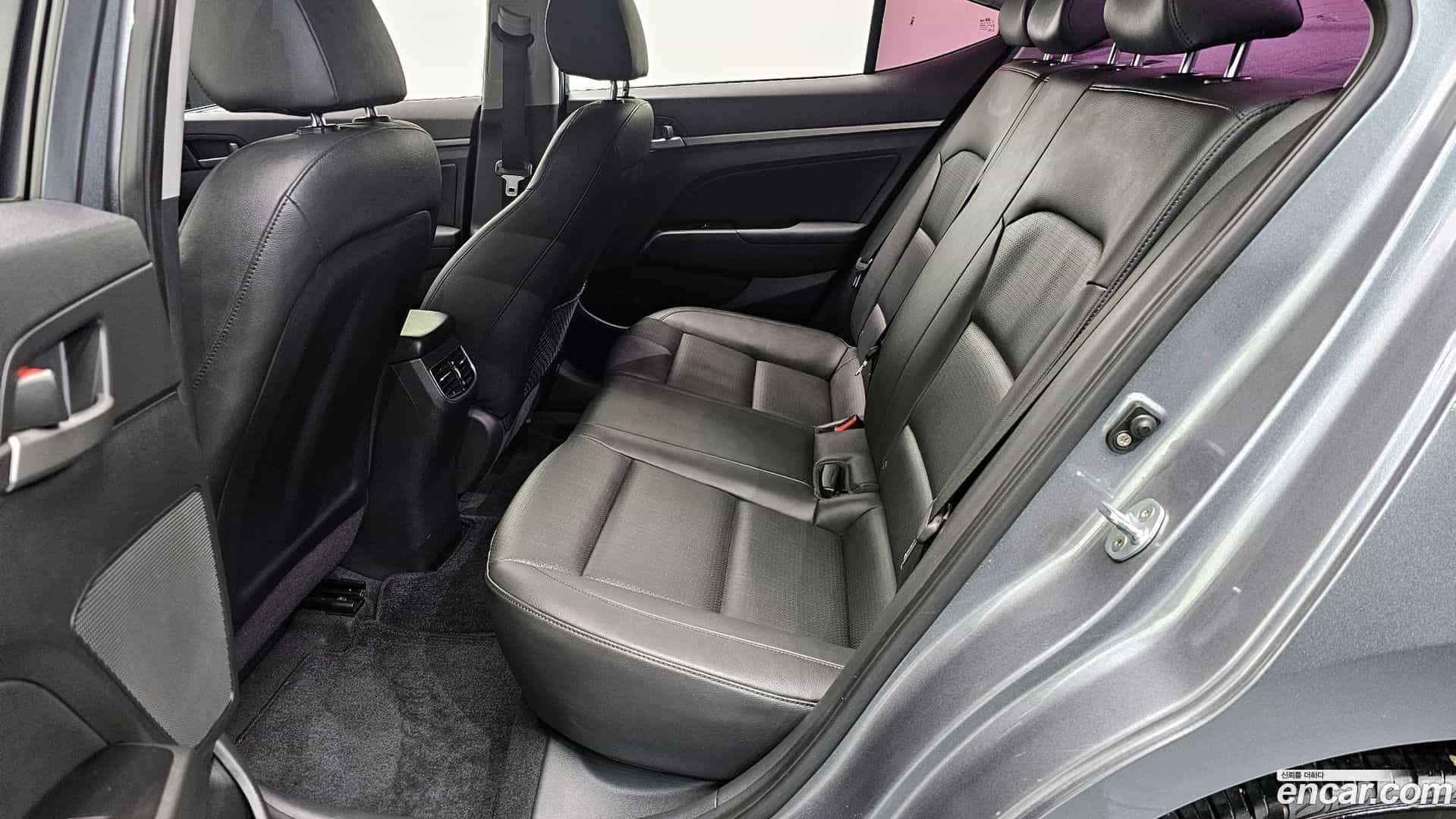 AVANTE Hyundai 2015.9-OPTION-017