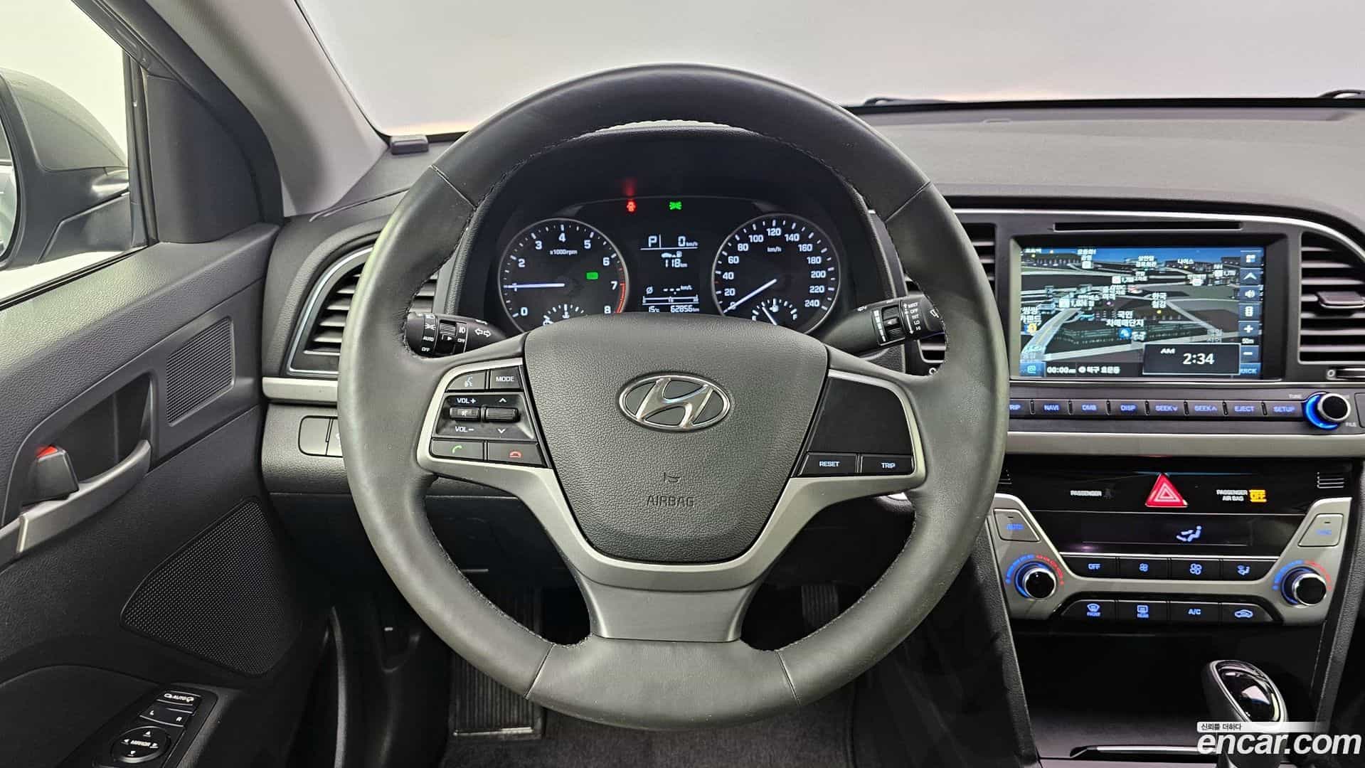 AVANTE Hyundai 2015.9-OPTION-018