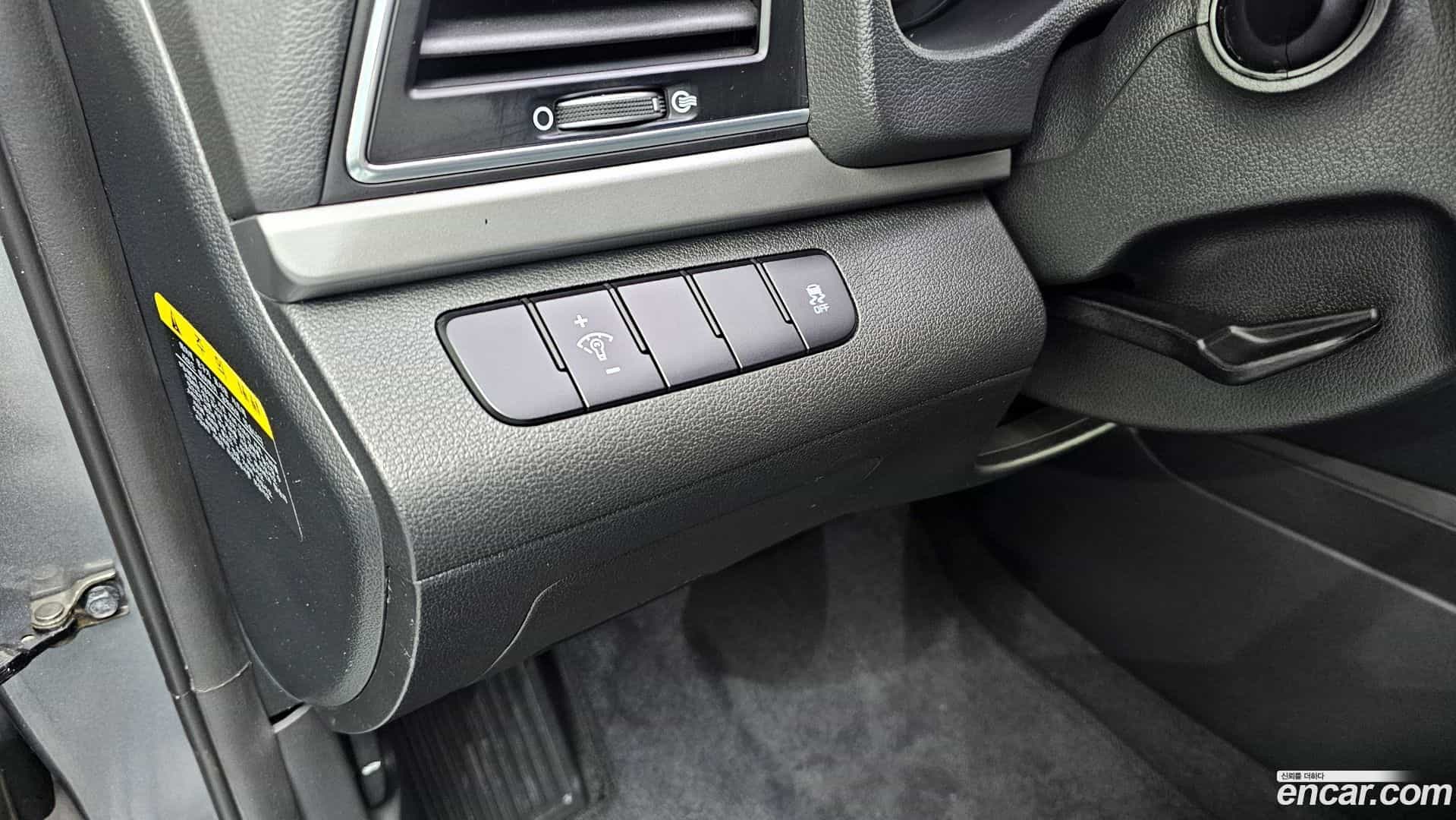 AVANTE Hyundai 2015.9-OPTION-021