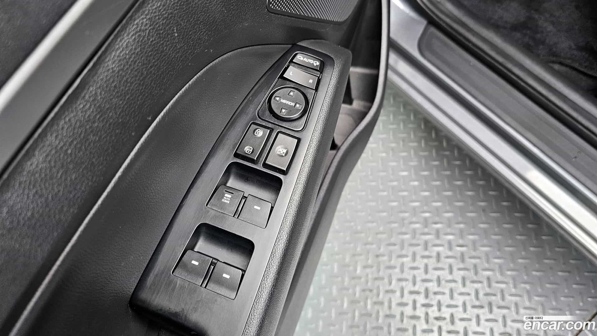 AVANTE Hyundai 2015.9-OPTION-022