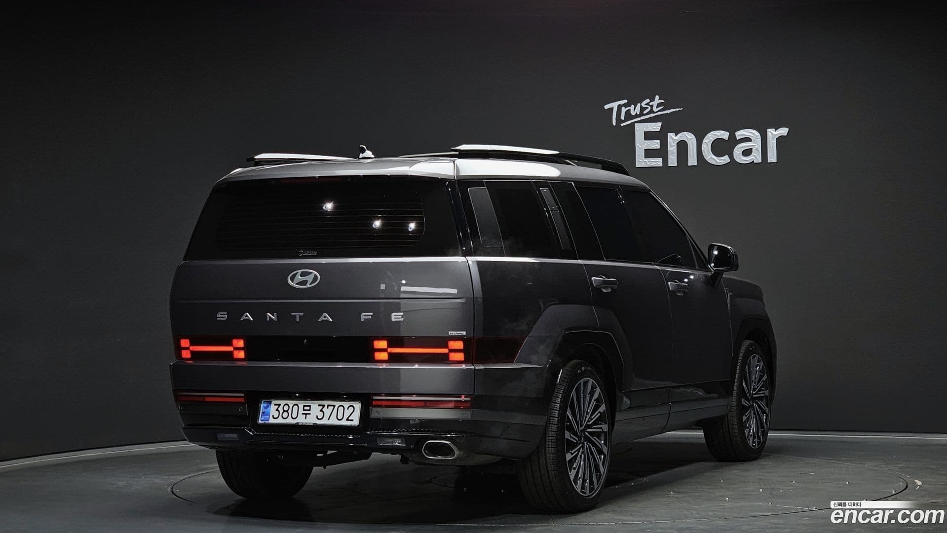 Main__Slider__Photo:Santafe Hyundai 2023.10-1