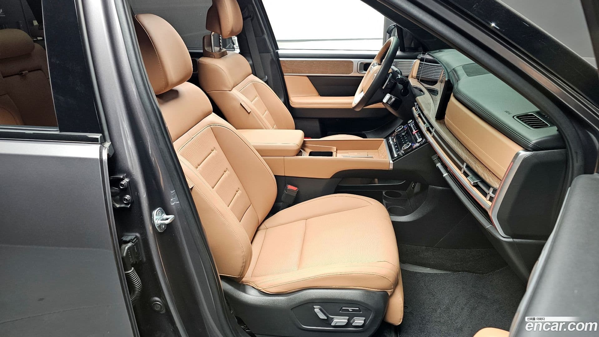 Main__Slider__Photo:Santafe Hyundai 2023.10-9