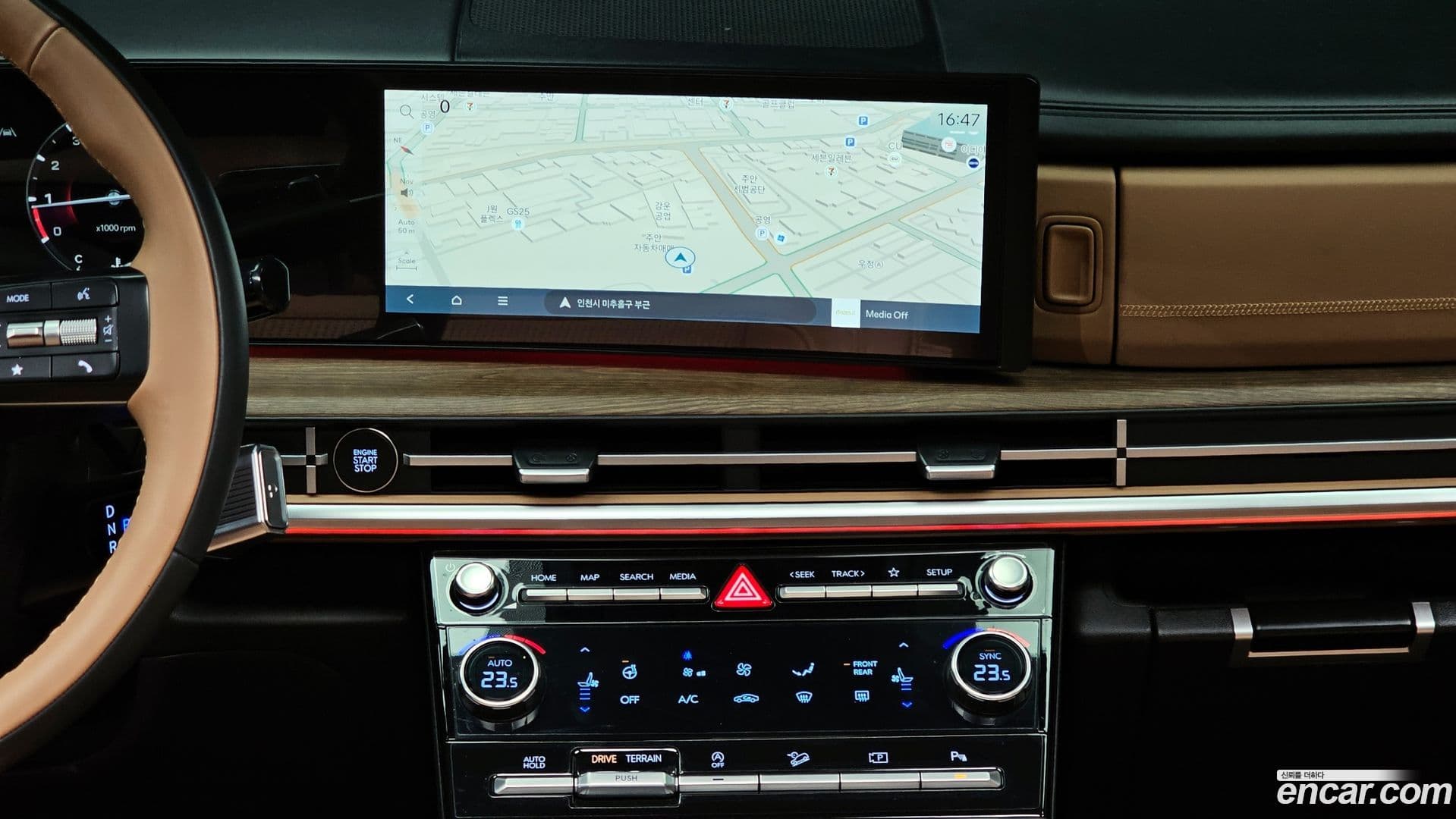 Main__Slider__Photo:Santafe Hyundai 2023.10-13