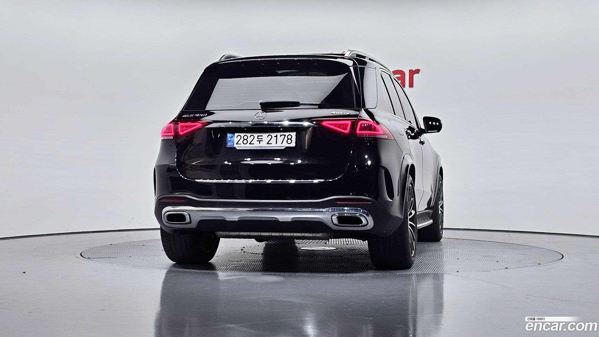 Main__Slider__Photo:GLE-Class Mercedes-Benz 2023.4-3