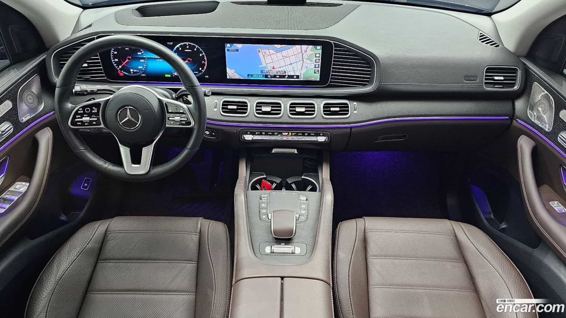 GLE-Class Mercedes-Benz 2023.4-INNER-007