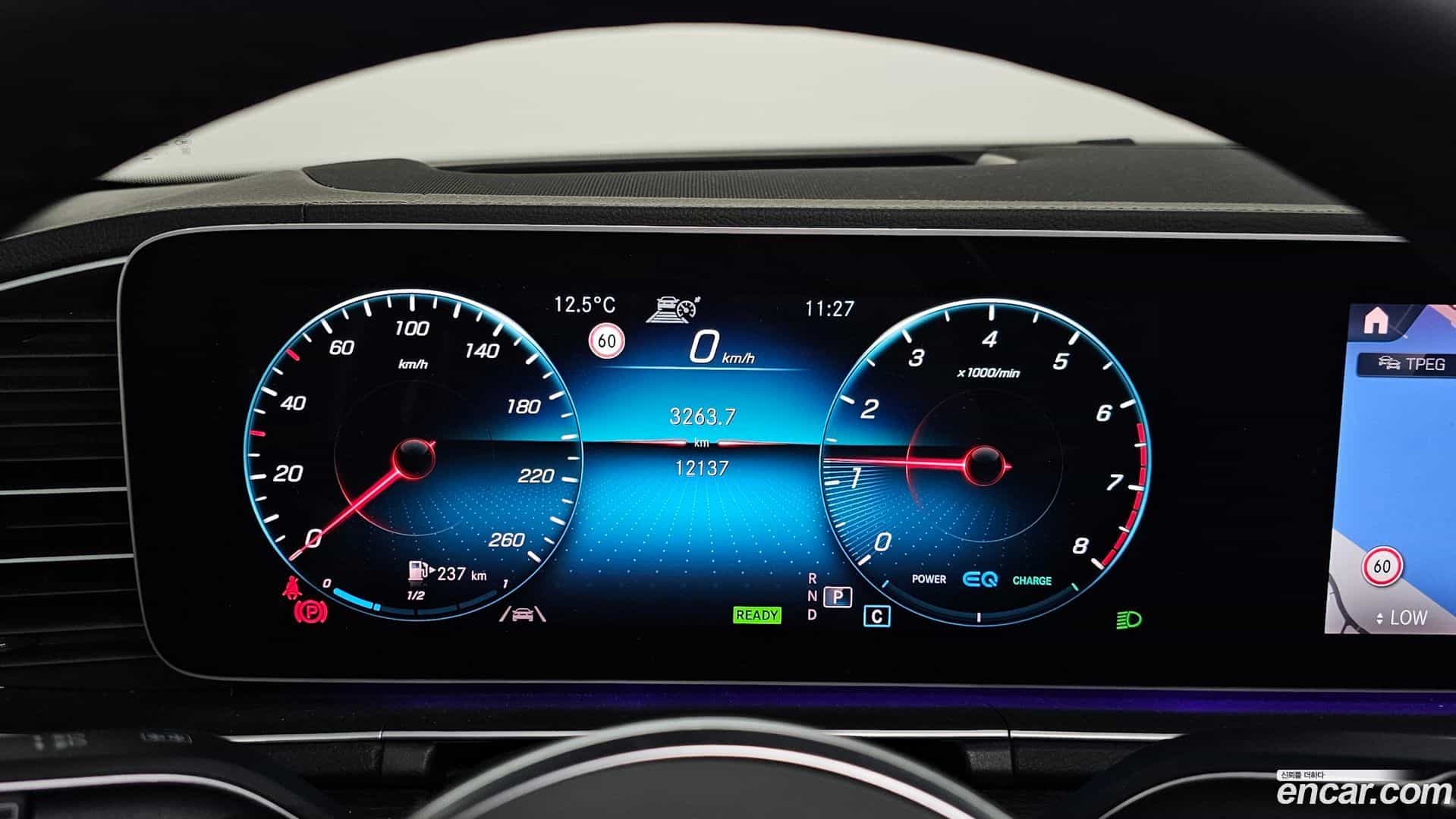 GLE-Class Mercedes-Benz 2023.4-INNER-008