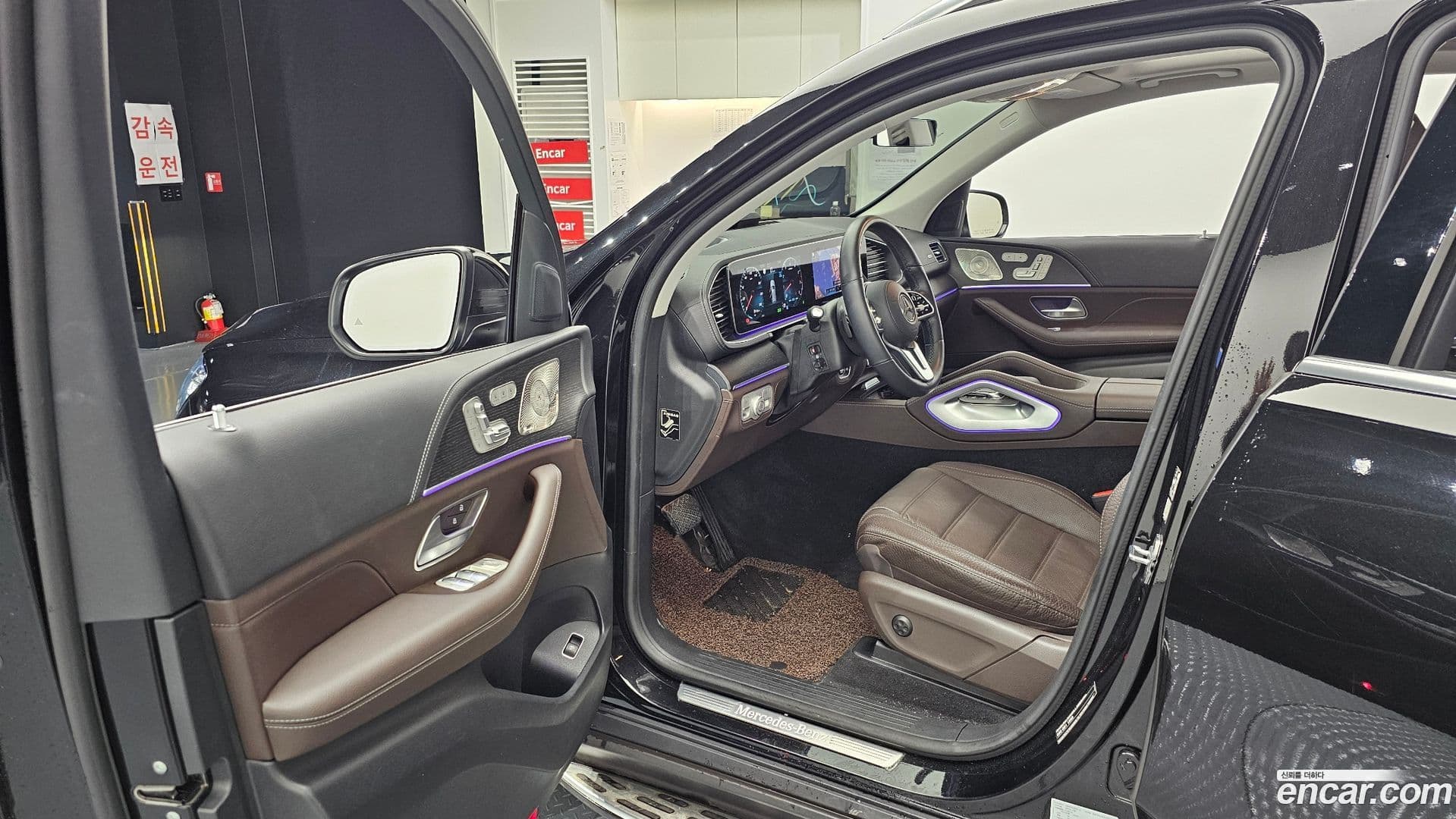 Main__Slider__Photo:GLE-Class Mercedes-Benz 2023.4-9