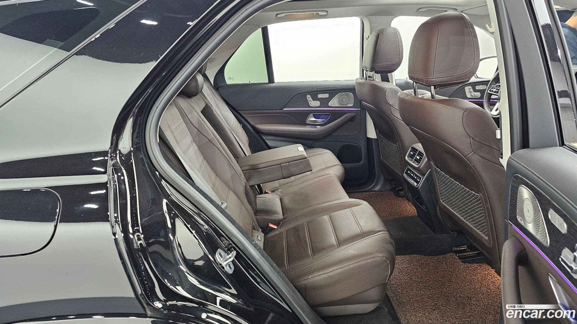 Main__Slider__Photo:GLE-Class Mercedes-Benz 2023.4-11