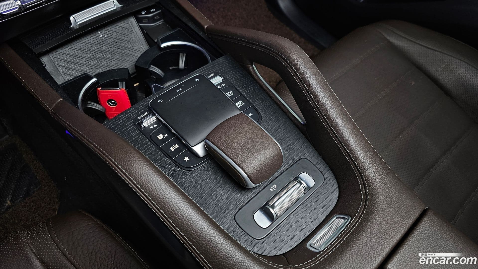 Main__Slider__Photo:GLE-Class Mercedes-Benz 2023.4-15