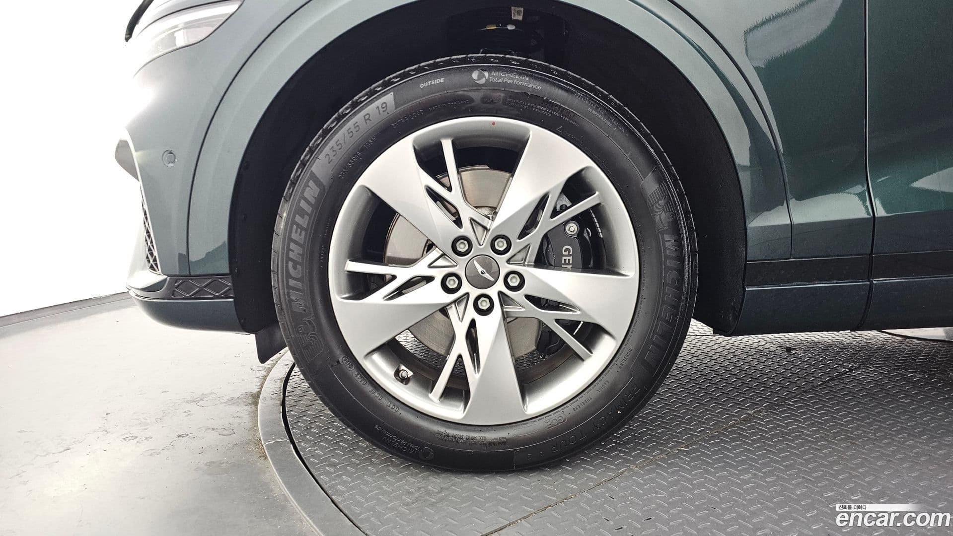 Main__Slider__Photo:GV70 Genesis 2022.8-4