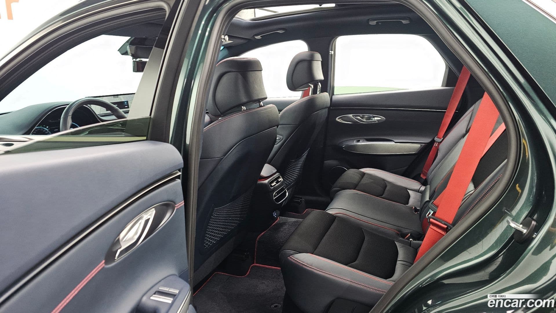 Main__Slider__Photo:GV70 Genesis 2022.8-11