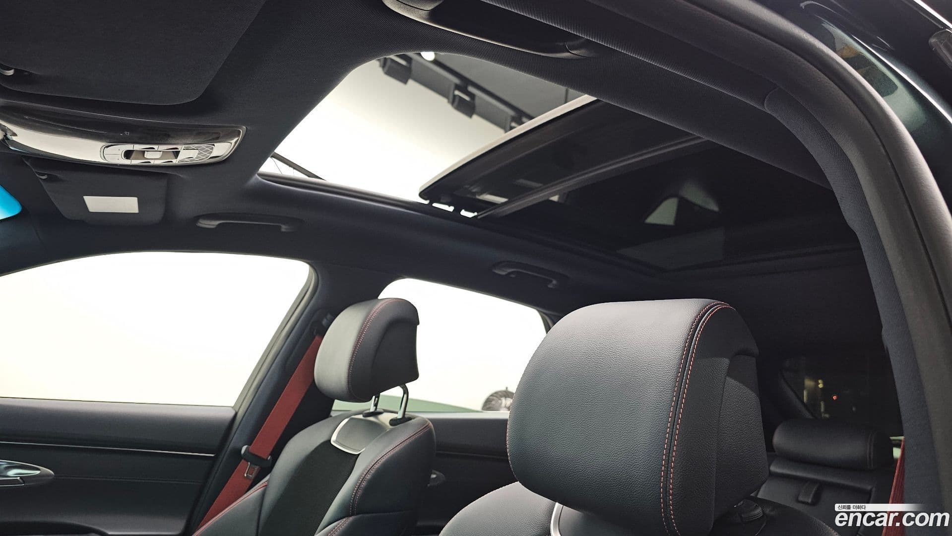 Main__Slider__Photo:GV70 Genesis 2022.8-16