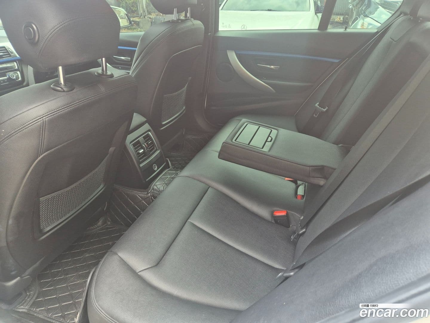 Main__Slider__Photo:3-Series BMW 2016.5-7