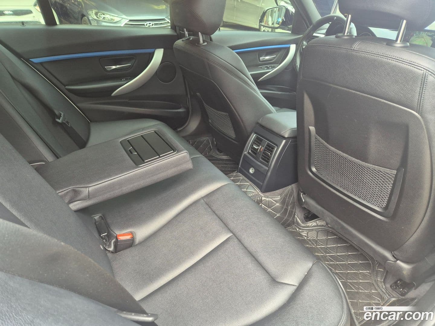 Main__Slider__Photo:3-Series BMW 2016.5-8