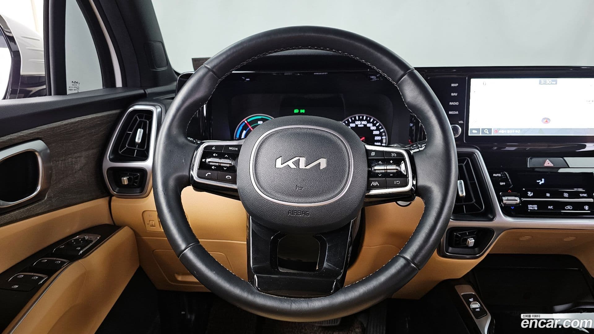 Main__Slider__Photo:Sorento Kia 2022.0-12