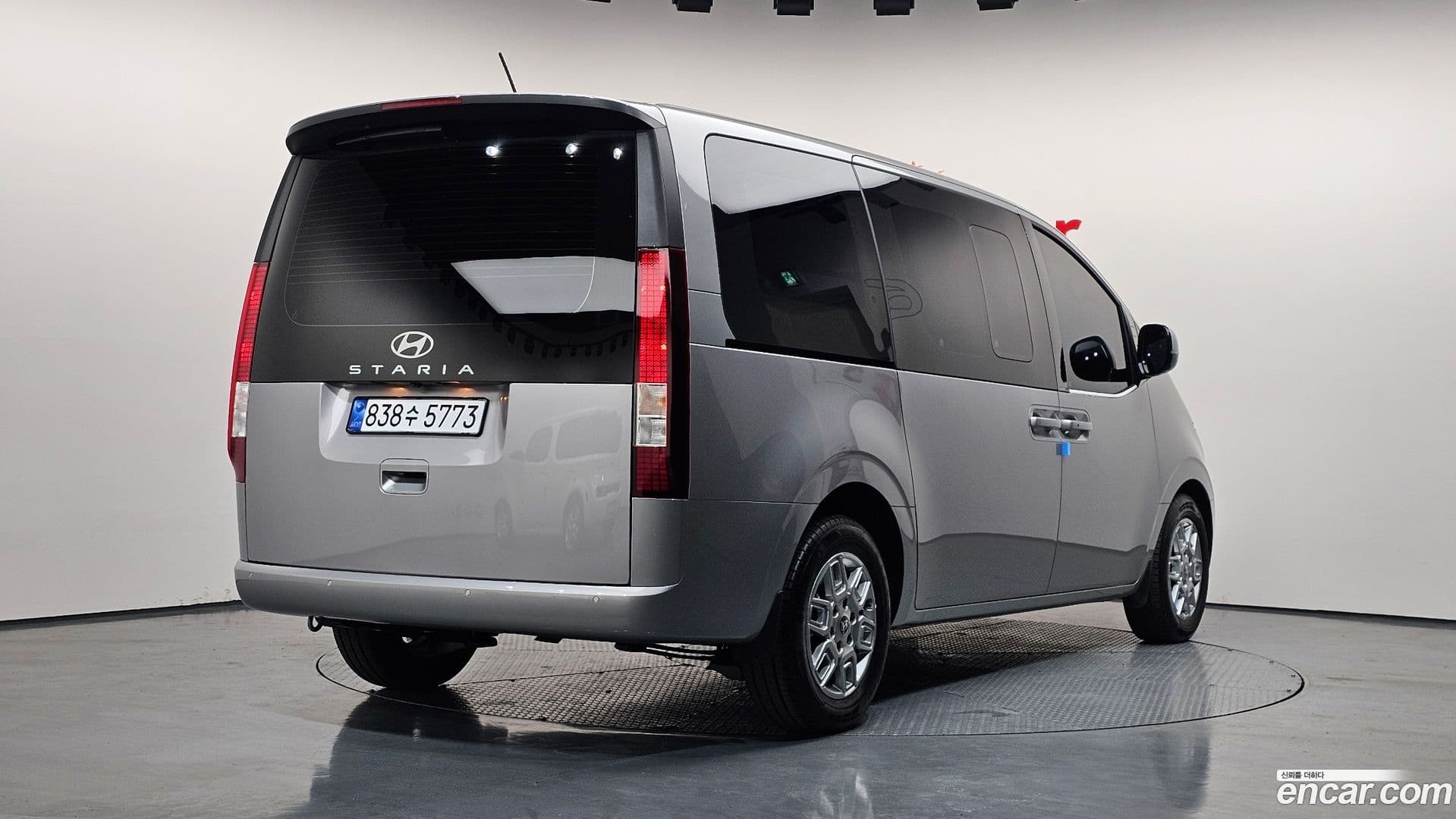 Main__Slider__Photo:Staria Hyundai 2025.5-1