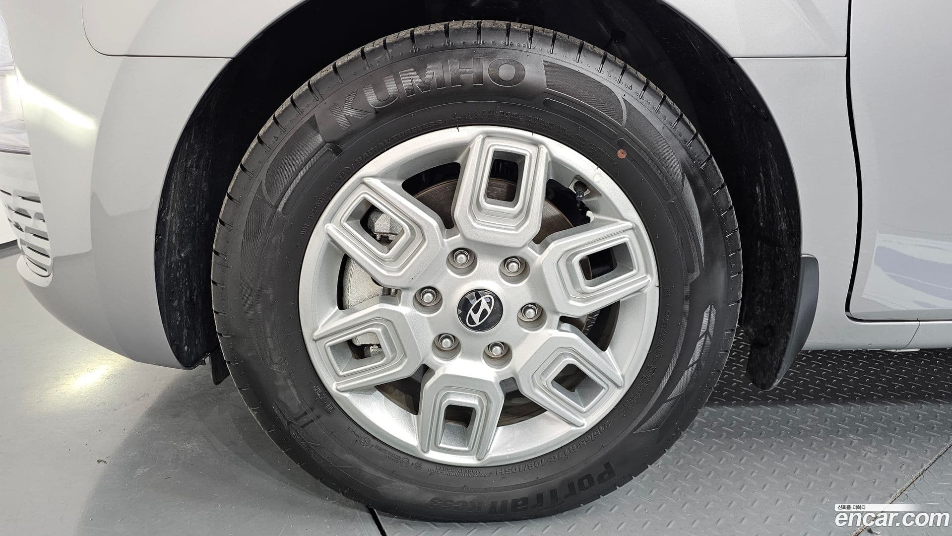 Main__Slider__Photo:Staria Hyundai 2025.5-4