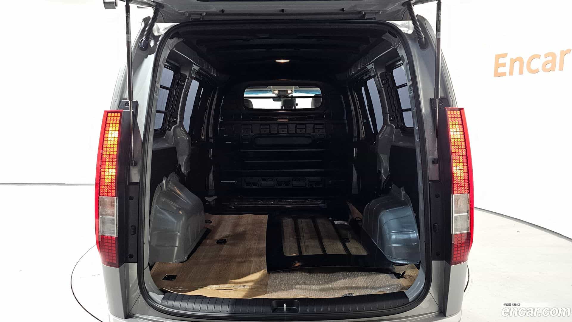 Staria Hyundai 2025.5-OPTION-024