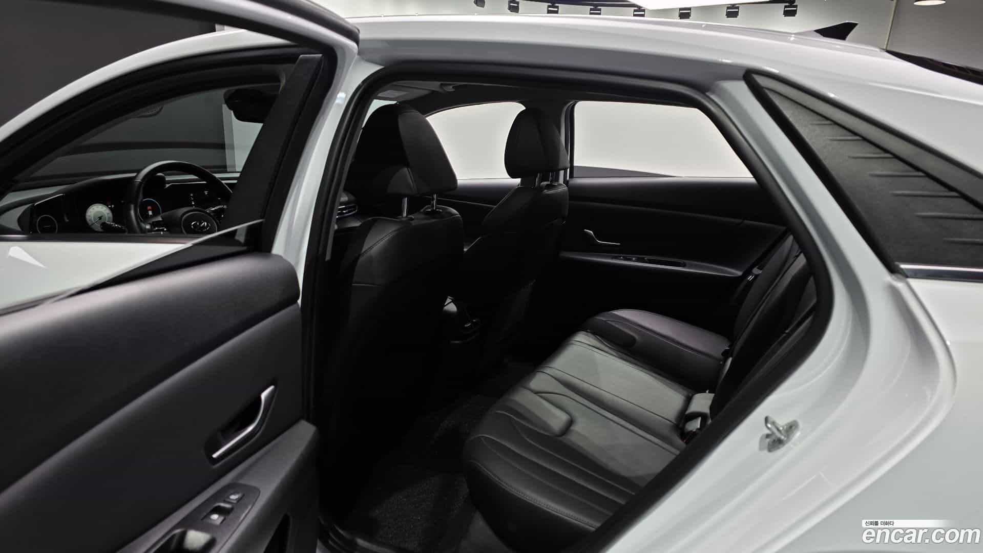 AVANTE Hyundai 2020.8-OPTION-016