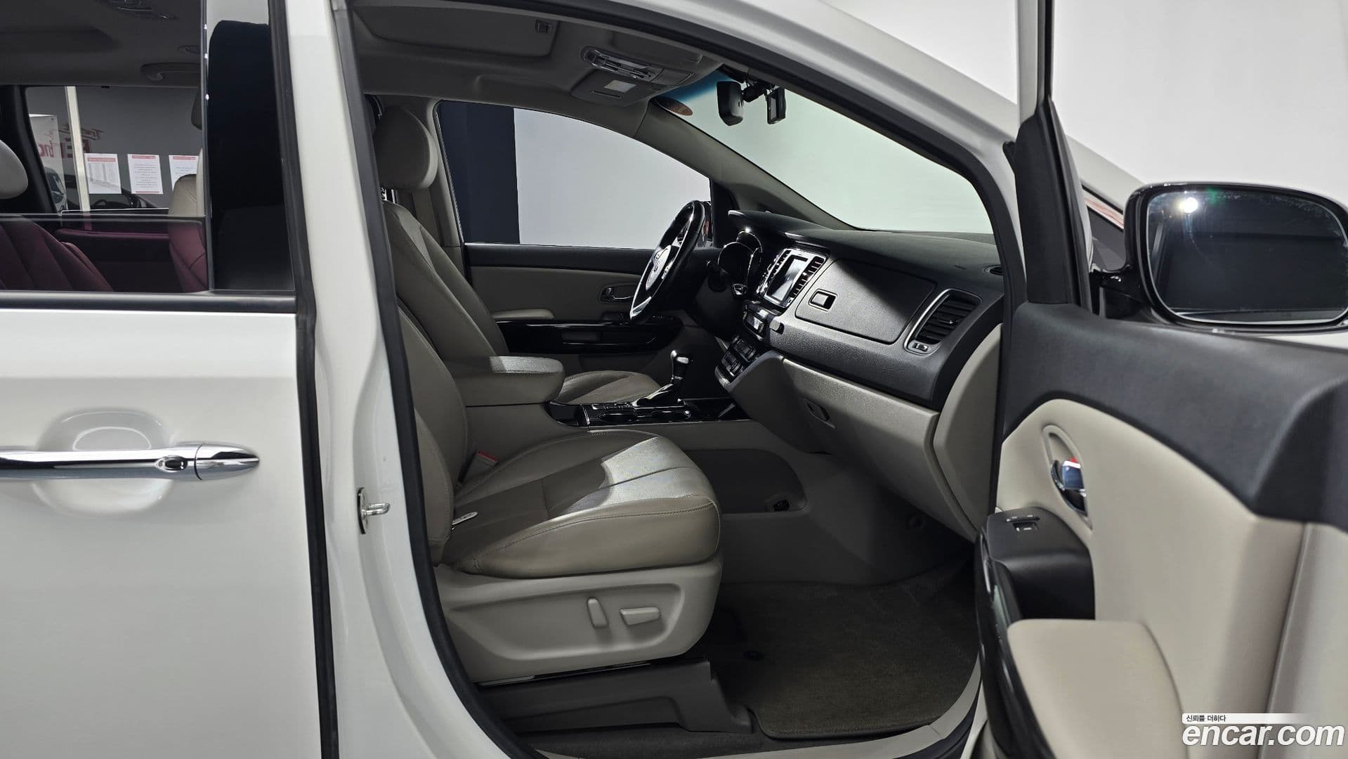 Main__Slider__Photo:Canival Kia 2018.8-10