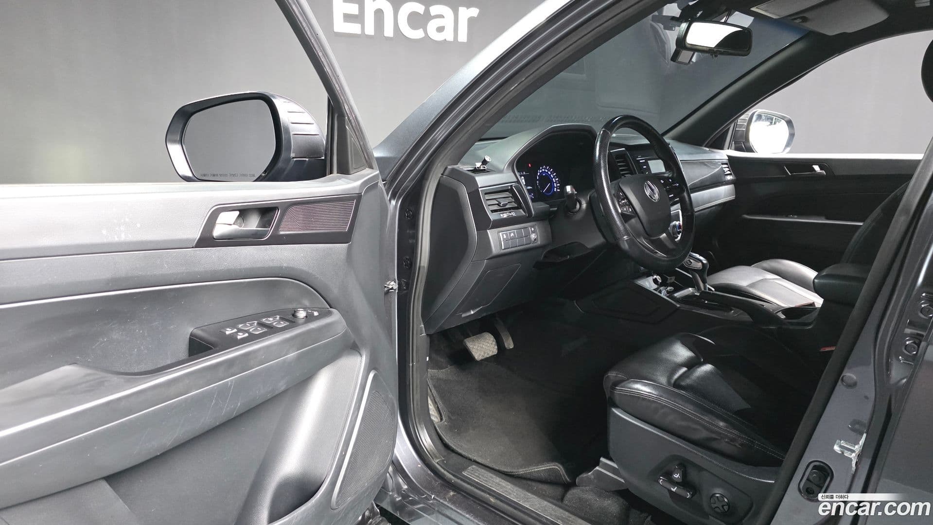 Main__Slider__Photo:Rexton KG_Mobility_Ssangyong 2020.1-9