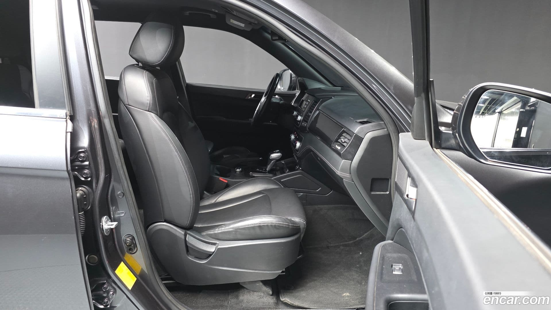 Main__Slider__Photo:Rexton KG_Mobility_Ssangyong 2020.1-10