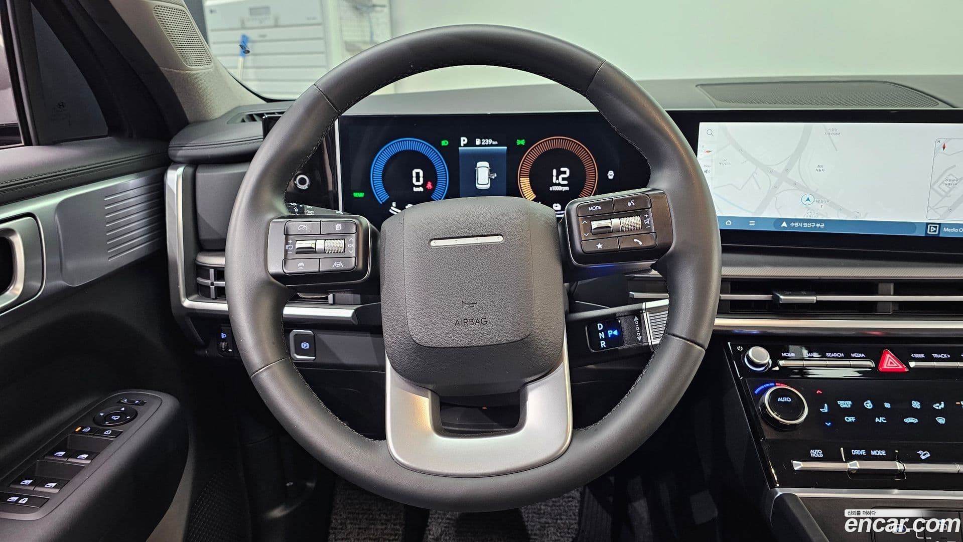 Main__Slider__Photo:Santafe Hyundai 2024.0-12