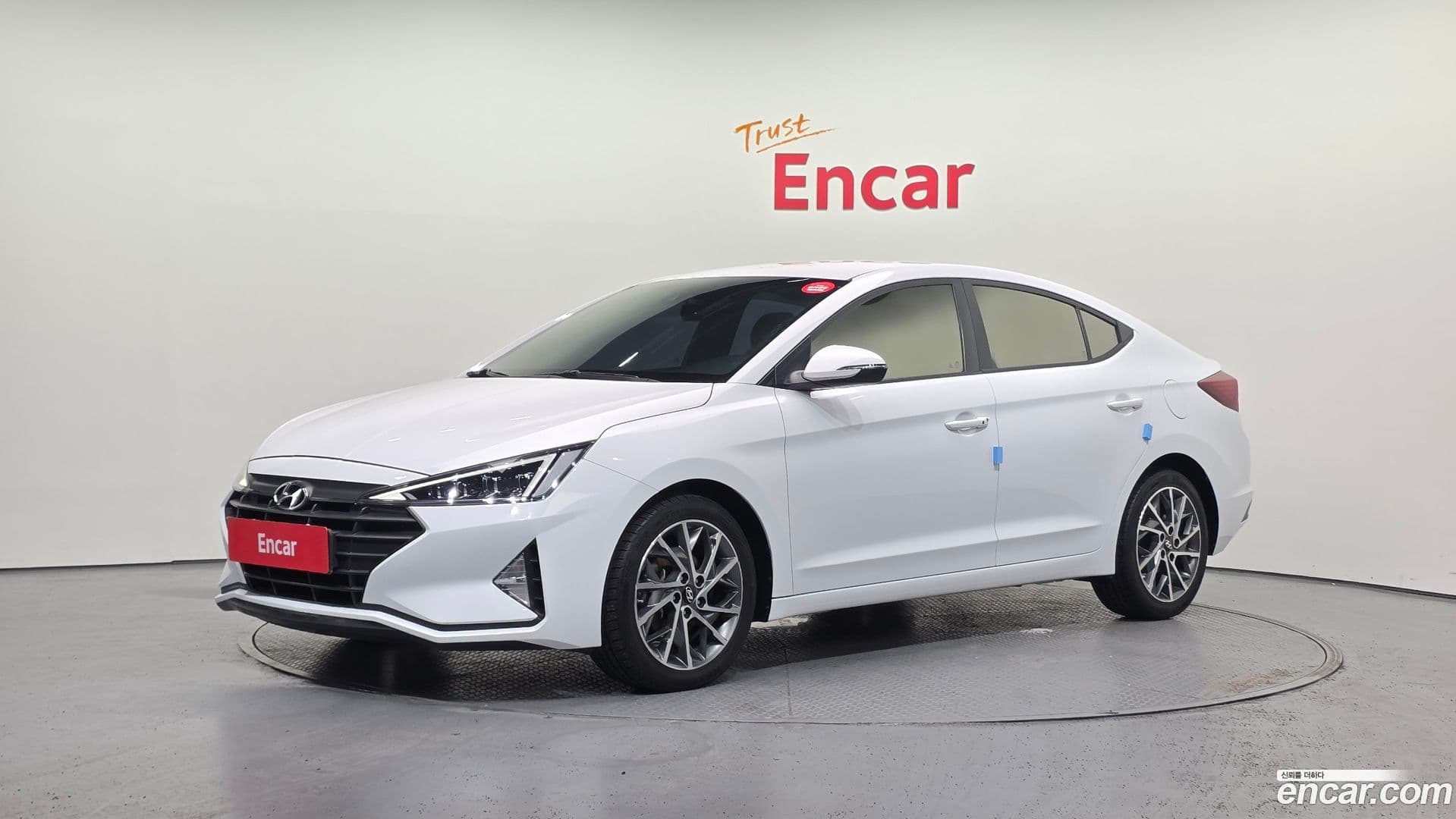 Main__Slider__Photo:AVANTE Hyundai 2018.9-0