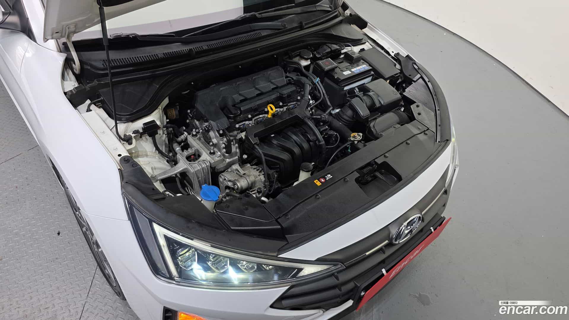 AVANTE Hyundai 2018.9-OUTER-006