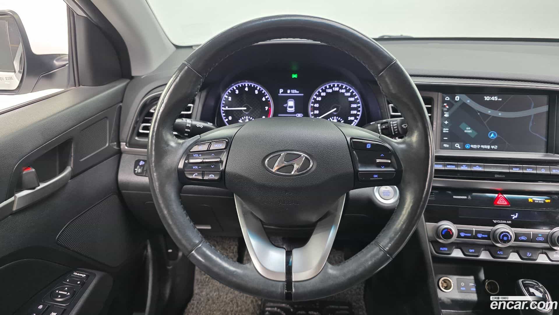 AVANTE Hyundai 2018.9-OPTION-018