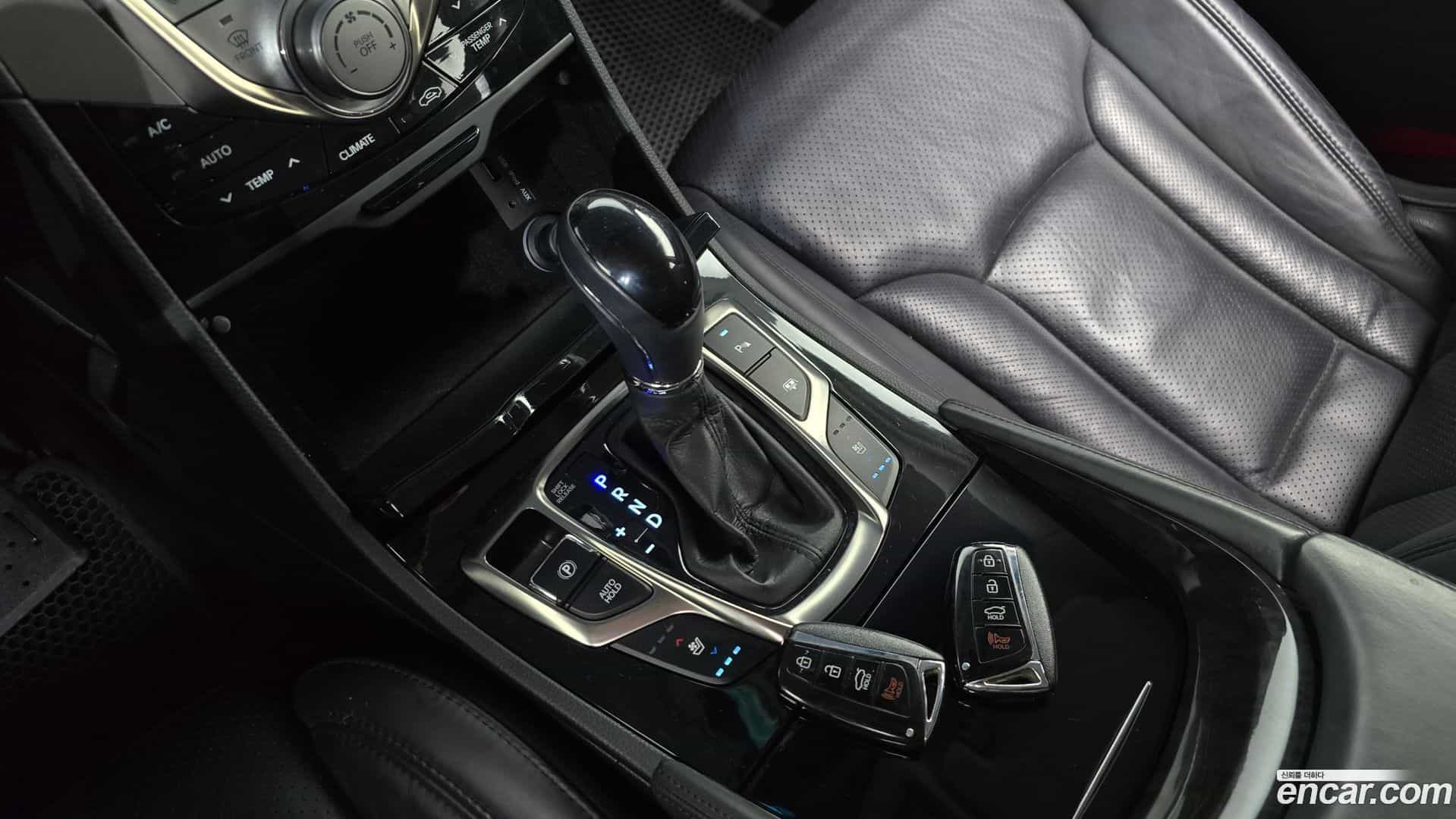 Grandeur Hyundai 2012.2-INNER-009