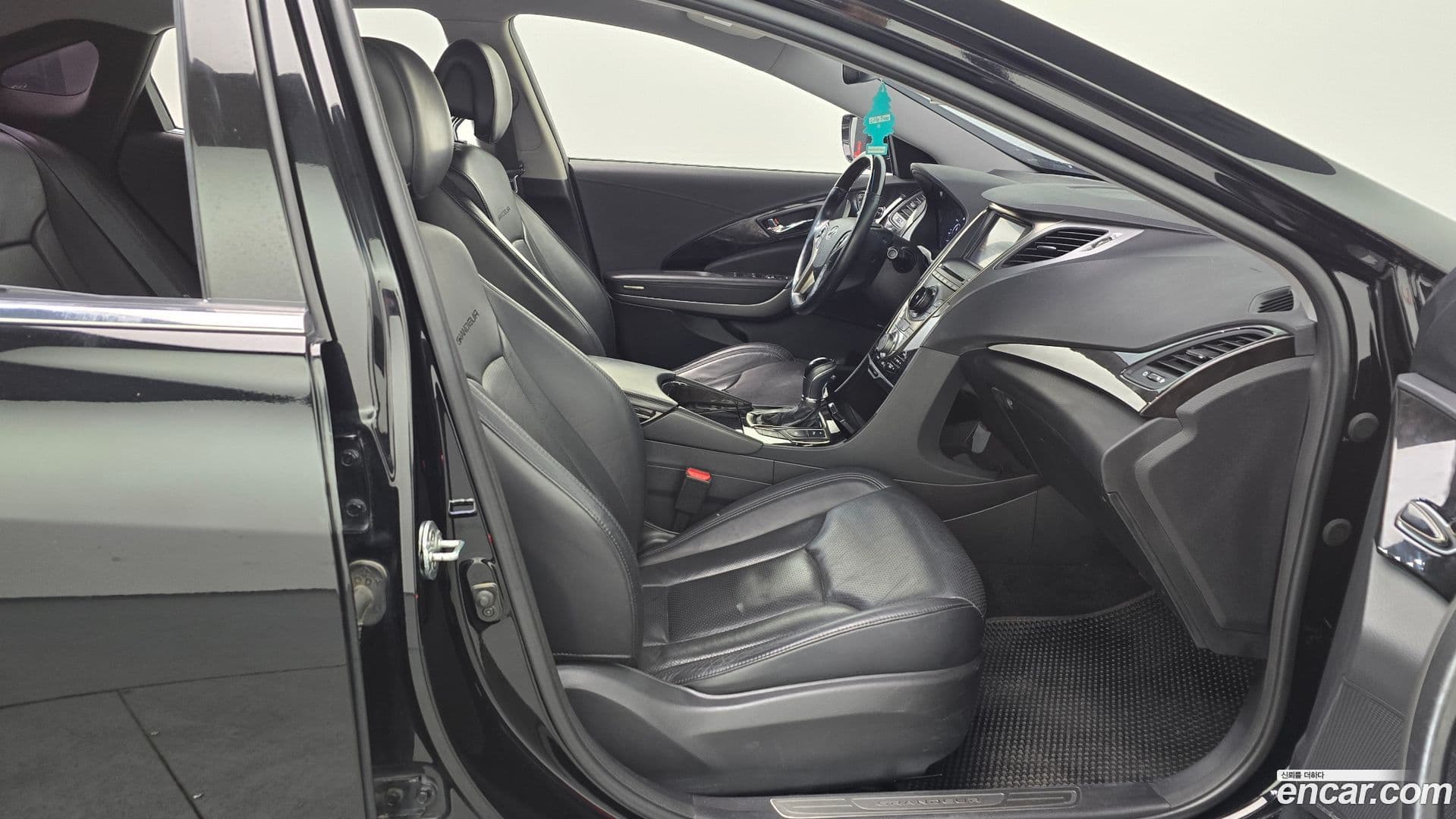 Main__Slider__Photo:Grandeur Hyundai 2012.2-10