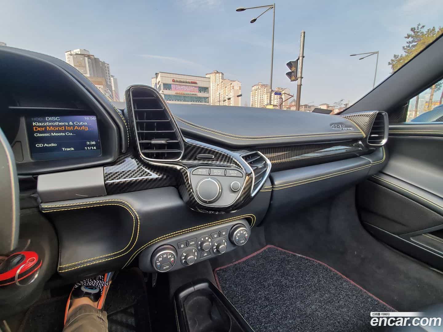 458 Ferrari 2013.3-INNER-009