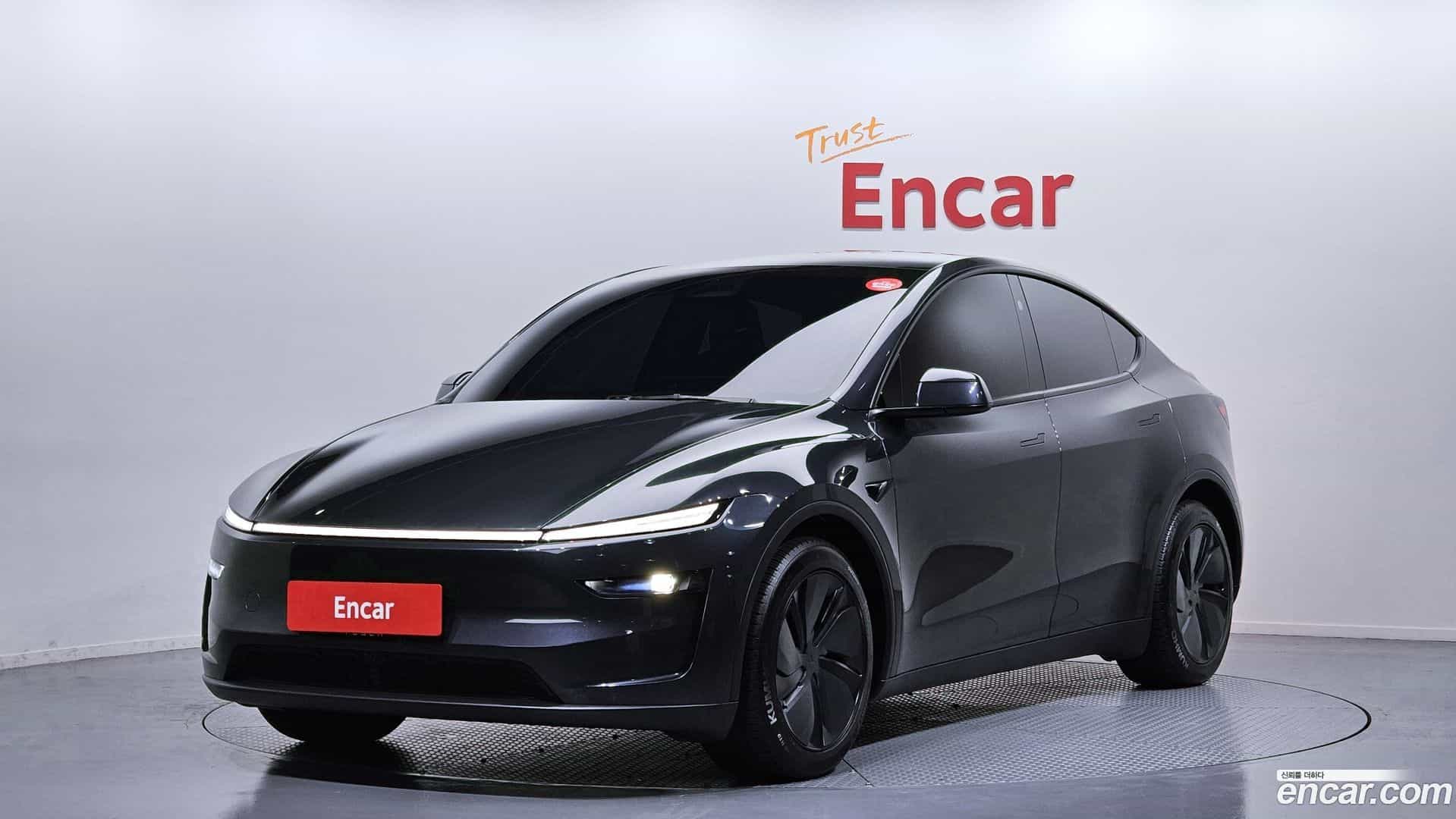 Model Y Tesla 2025.11-OUTER-001