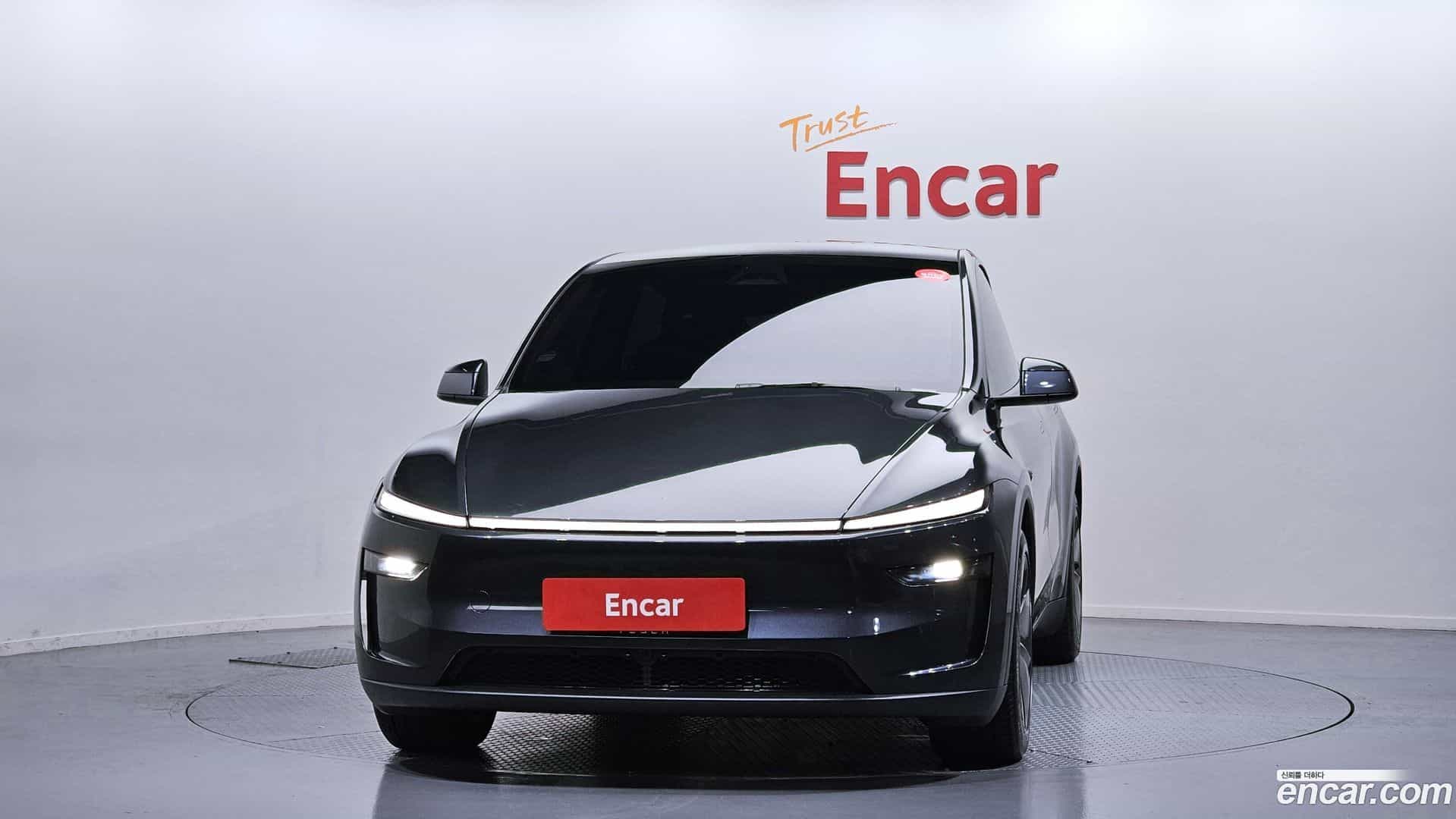 Model Y Tesla 2025.11-OUTER-003