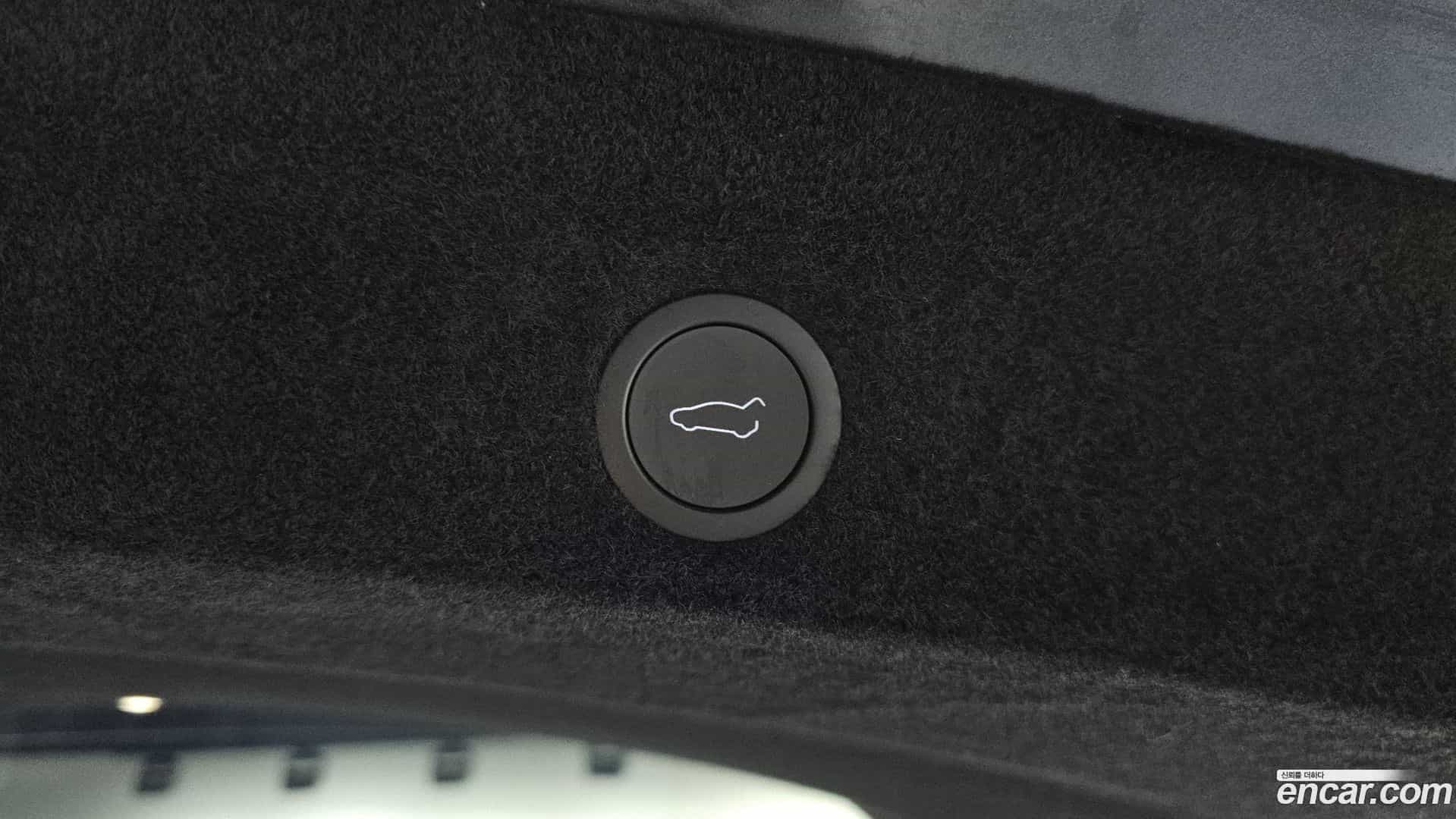 Model Y Tesla 2025.11-OPTION-020