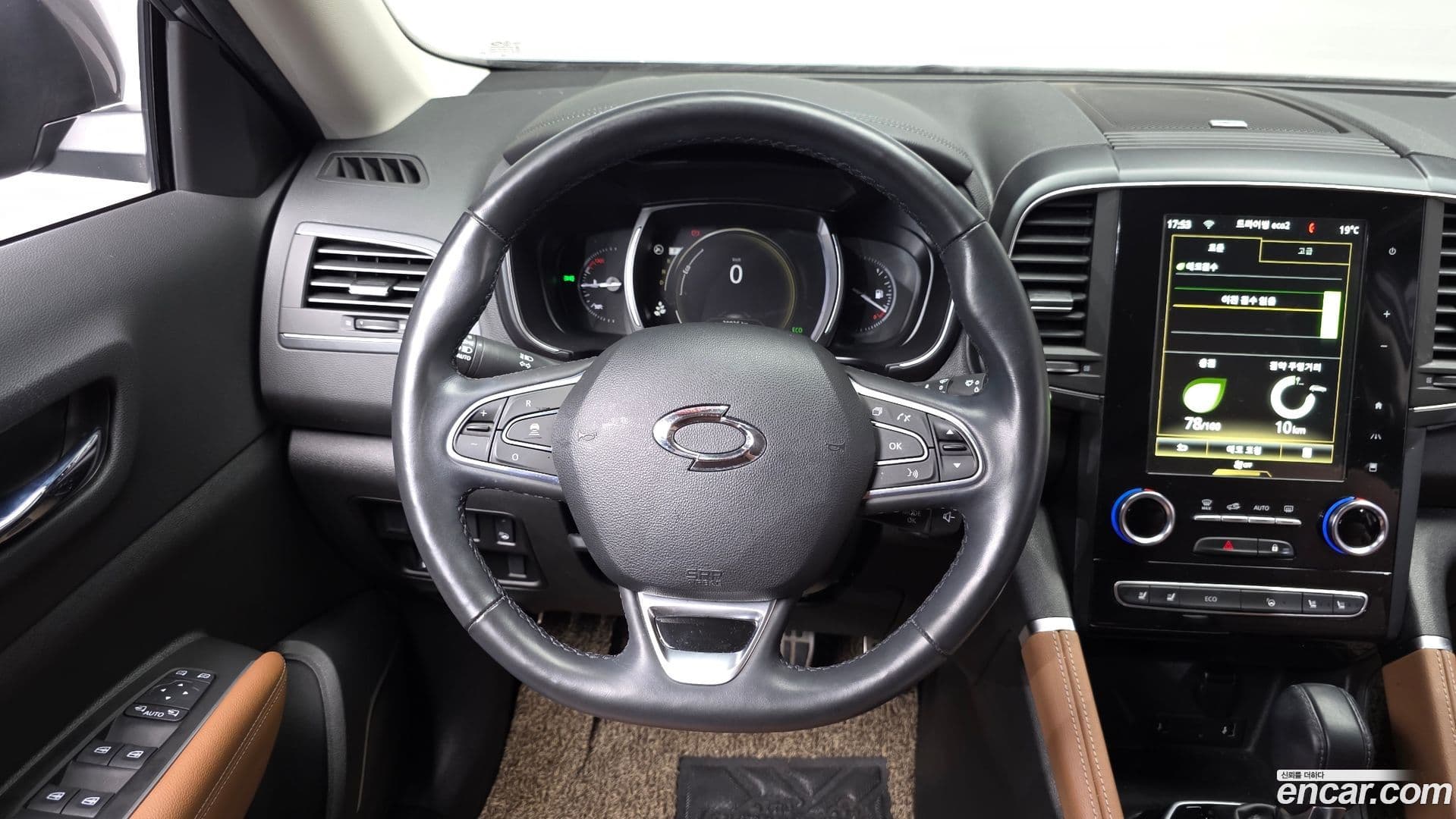 Main__Slider__Photo:QM6 Renault-KoreaSamsung 2021.2-12