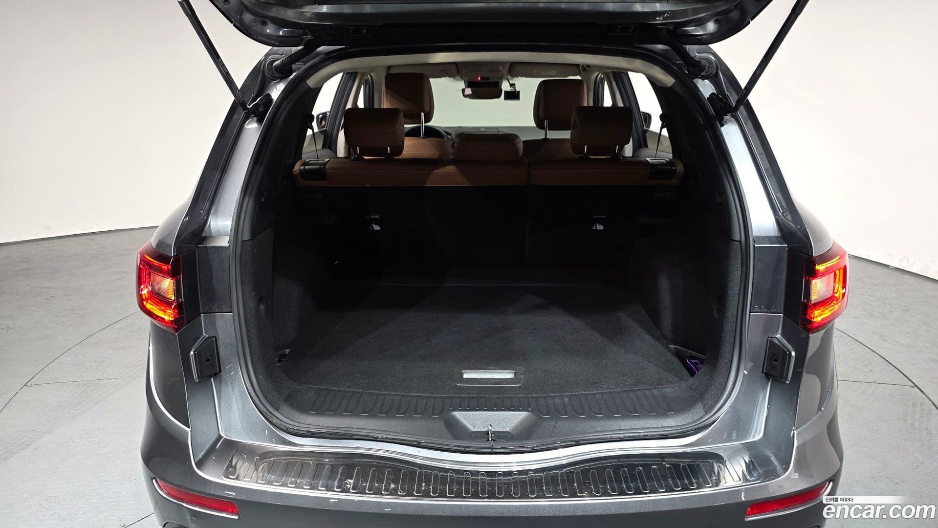 Main__Slider__Photo:QM6 Renault-KoreaSamsung 2021.2-19