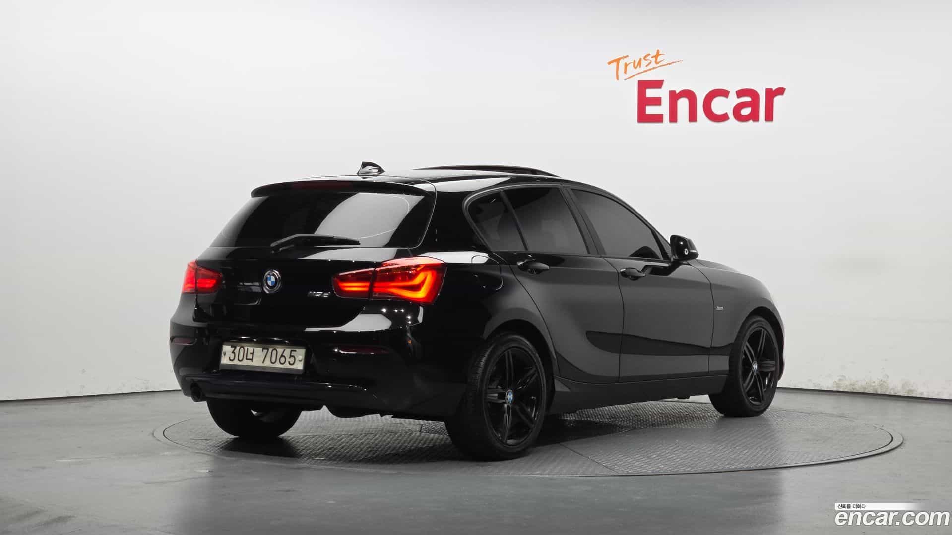 1-Series BMW 2017.4-OUTER-002