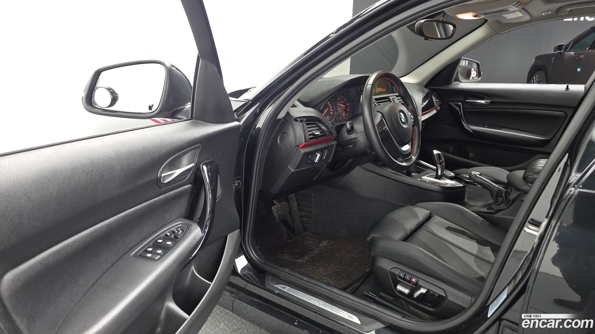 Main__Slider__Photo:1-Series BMW 2017.4-10