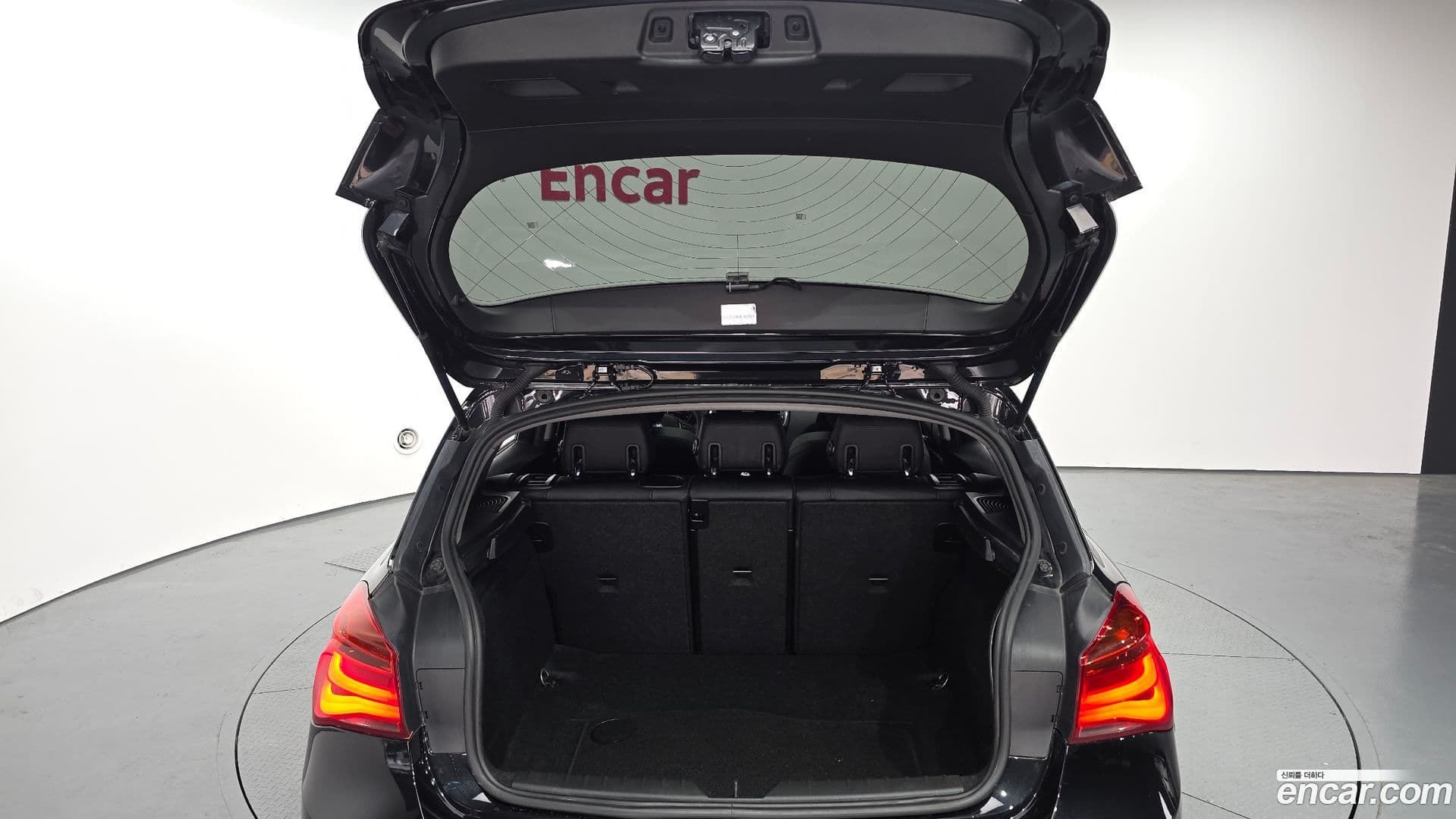 Main__Slider__Photo:1-Series BMW 2017.4-19