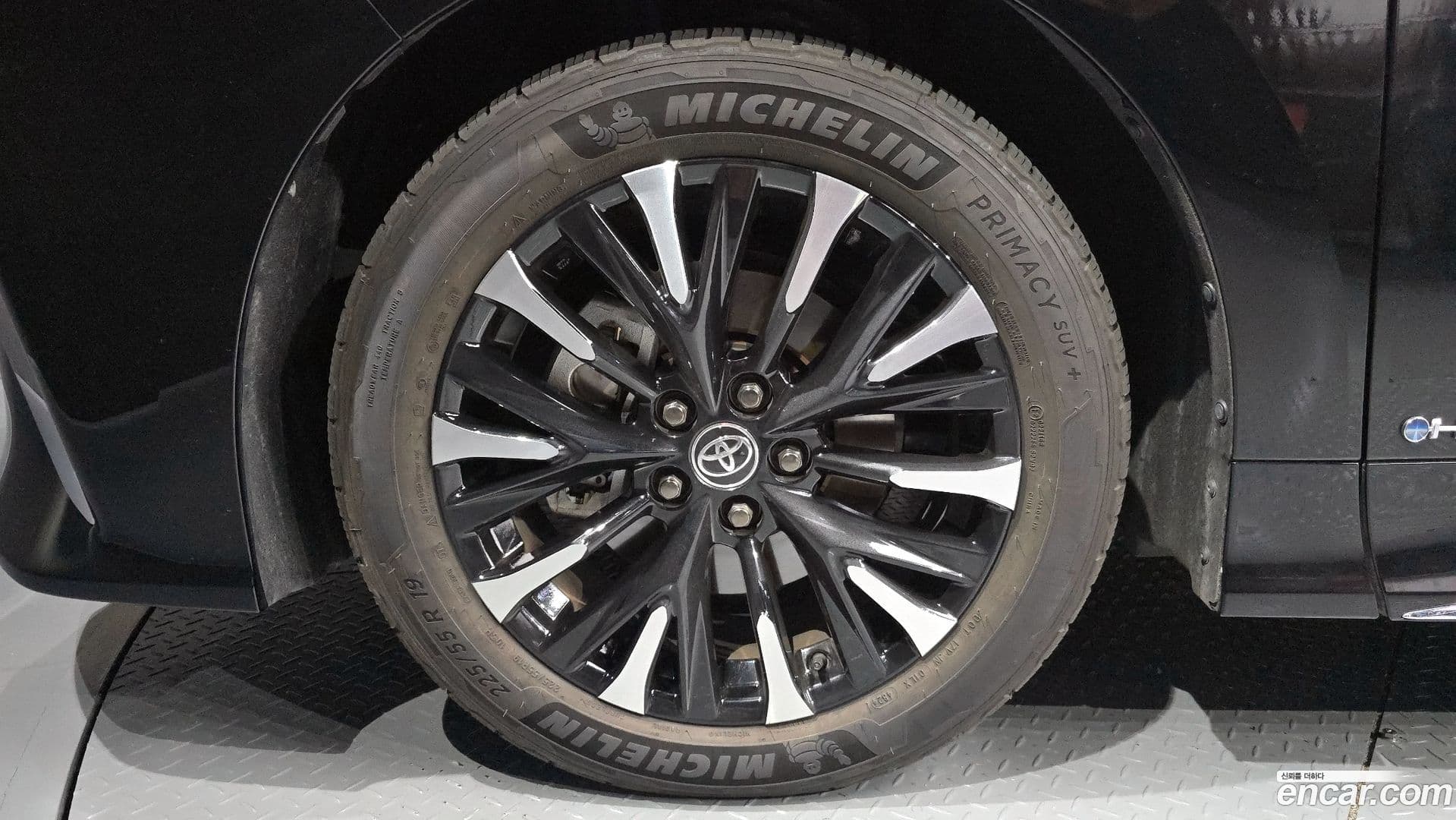 Main__Slider__Photo:Alphard Toyota 2025.2-4